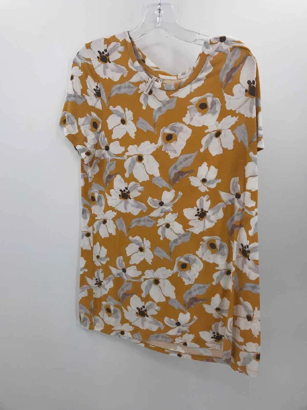 Pre-Owned Banana Republic Yellow Size Large Floral T-shirt-- Welt Pockets Slit Pockets Flap Pockets Pre-Owned Banana Republic Yellow Size Large Floral T-shirt-- Welt Pockets Slit Pockets Flap Pockets