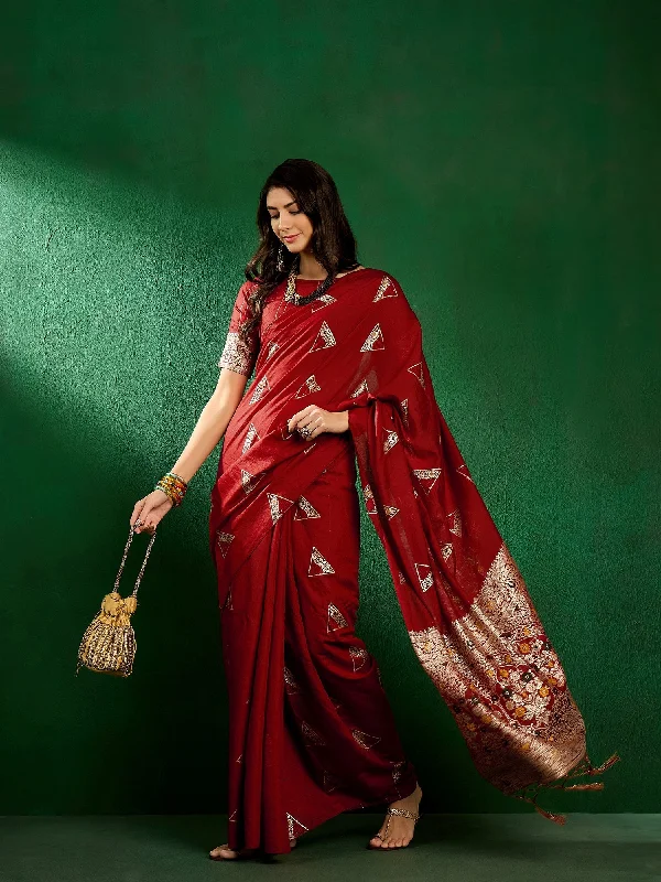 NOZ2TOZ Women Party Wear Dola Cotton Saree with Unstitched Blouse - Red Backless Summer Blouse NOZ2TOZ Women Party Wear Dola Cotton Saree with Unstitched Blouse - Red Backless Summer Blouse