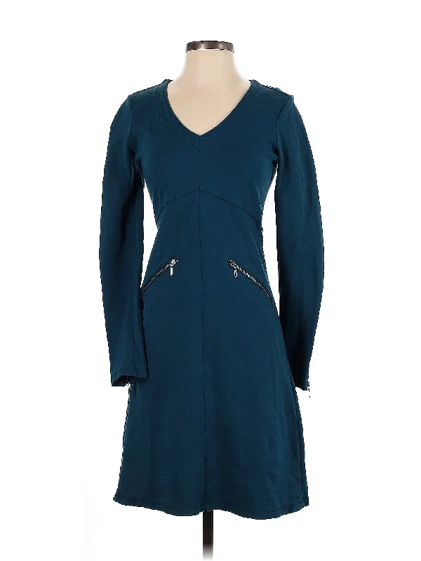 Casual Dress Crew Neckline Sporty