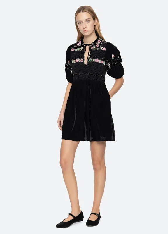 Dress Brynn Beaded Smoc Rs25-140 Black Tunics Spring floral