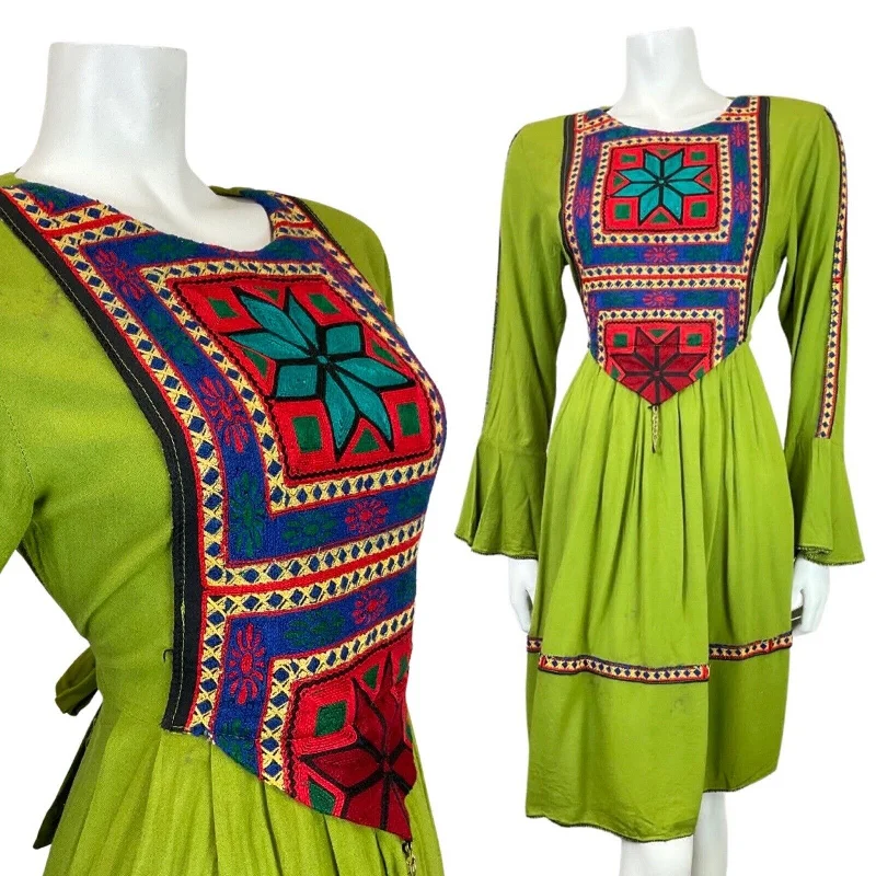 VINTAGE 60s 70s GREEN RED BLUE EMBROIDERED FLOUNCE SLEEVE BOHO FOLK DRESS 12 14 Tunics Versatile all-occasion VINTAGE 60s 70s GREEN RED BLUE EMBROIDERED FLOUNCE SLEEVE BOHO FOLK DRESS 12 14 Tunics Versatile all-occasion