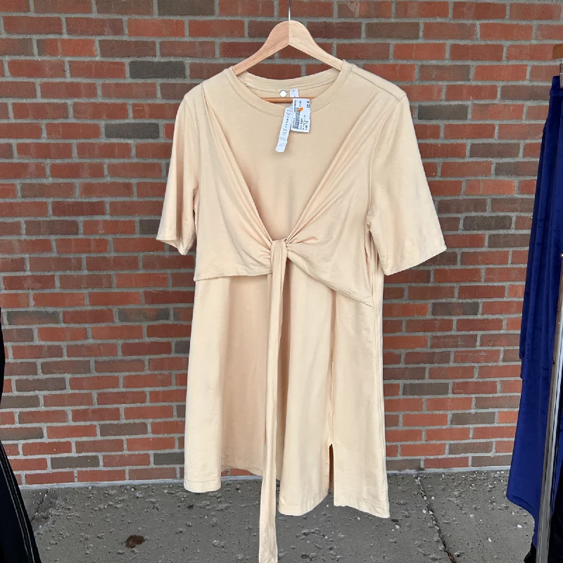 Lulu Lemon Dress Size 7/8 Tunics Bridal satin