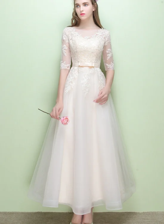 Champagne Tulle Round Neckline with Lace Applique Wedding Party Dresses, Lovely Tulle Party Dresses Tunics Travel practical Champagne Tulle Round Neckline with Lace Applique Wedding Party Dresses, Lovely Tulle Party Dresses Tunics Travel practical