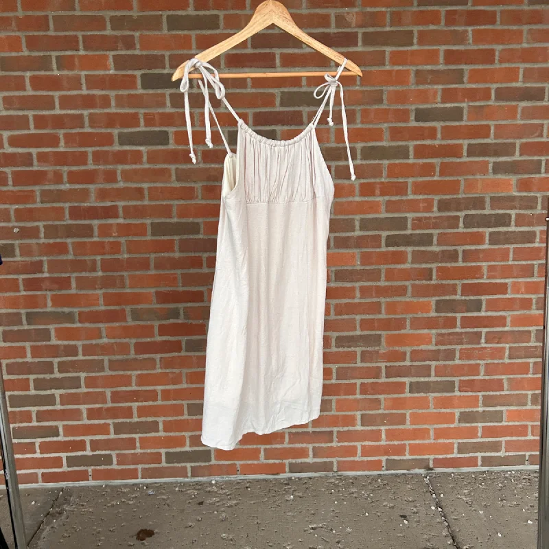 L.A. Hearts Dress Size Medium Tunics Essential wardrobe
