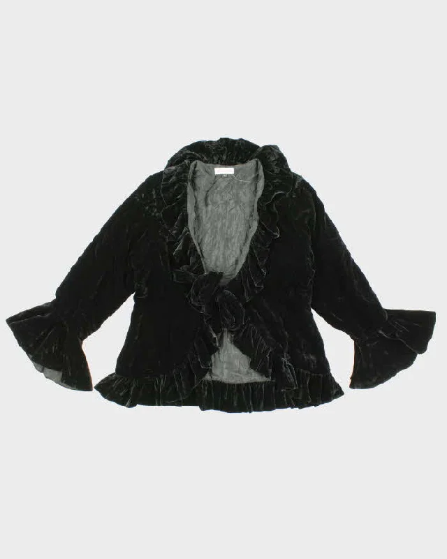Vampy Black Velvet Ruffled Trim Evening Jacket - L Welt Pockets Slit Pockets Flap Pockets Vampy Black Velvet Ruffled Trim Evening Jacket - L Welt Pockets Slit Pockets Flap Pockets