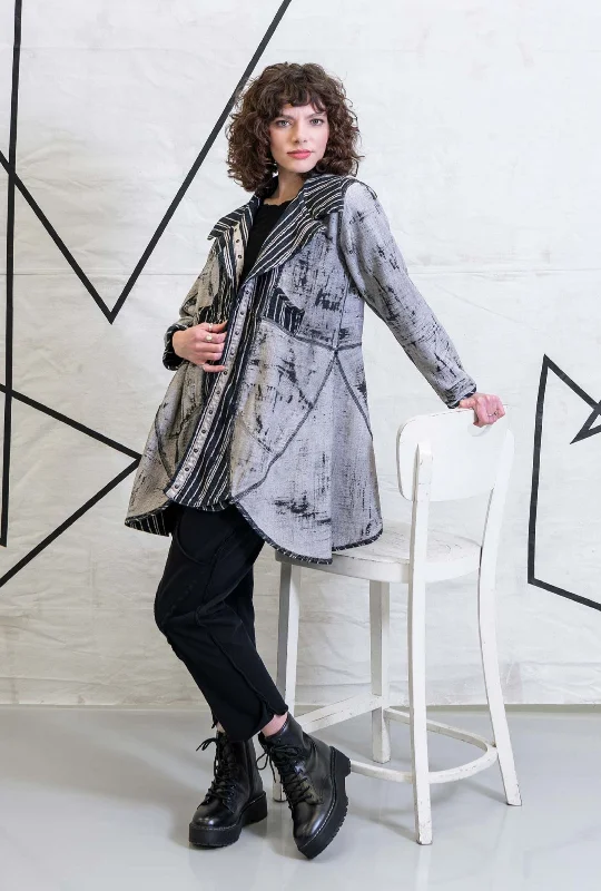 Cynthia Ashby Reversible Cotton Jacket in Black and Creme Zippered Jacket Buttoned Jacket Snapped Jacket Cynthia Ashby Reversible Cotton Jacket in Black and Creme Zippered Jacket Buttoned Jacket Snapped Jacket