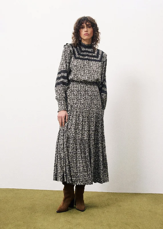 Audrey Flora Chocolate Skirt pleated skirt texture