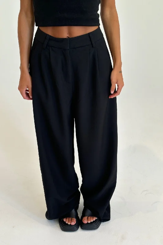 Leo Pant Black Fashionable Tapered Leg Pants